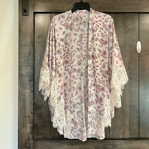 Victoria’s Secret Floral Lace Satin Kimono Robe
